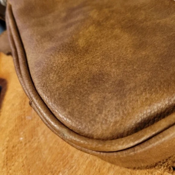 NEW Front Lock Detail Tan Shoulder Bag - Picture 8 of 10